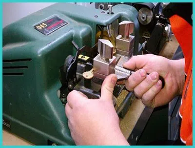 Advanced Locksmith Service Sterling Heights, MI 586-335-2316 - 18-key-making